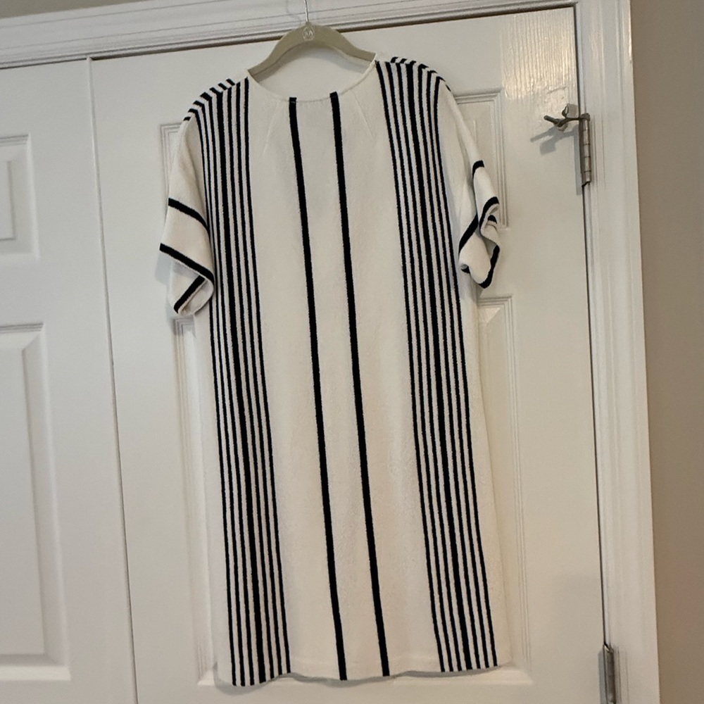 St. John Collection Striped Knit Dress, Relaxed Fit, V-neck, Pullover - Picture 2 of 4